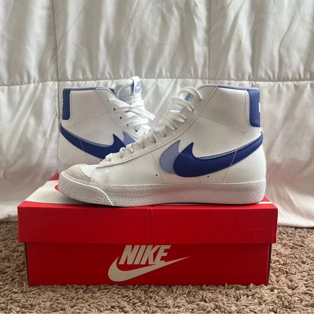 Nike Blazer Mid ’77 SE (GS) White and Blue High-Top Sneakers
